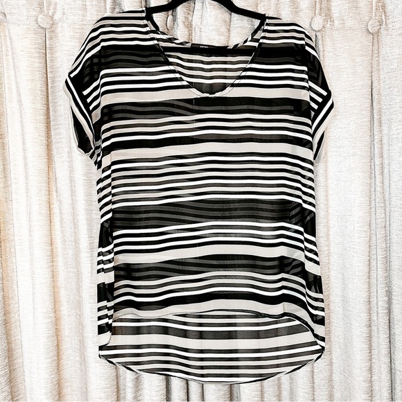 Soprano Black and Grey Stripe Short Sleeve Blouse Size Medium - Picture 1 of 13